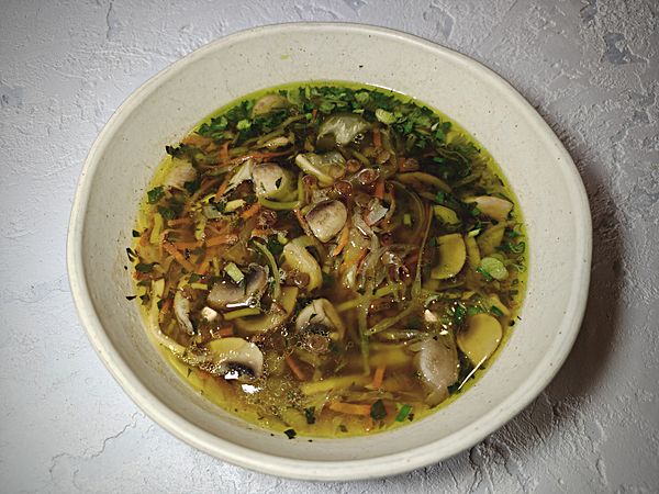 Грибная юшка с квашеной капустой