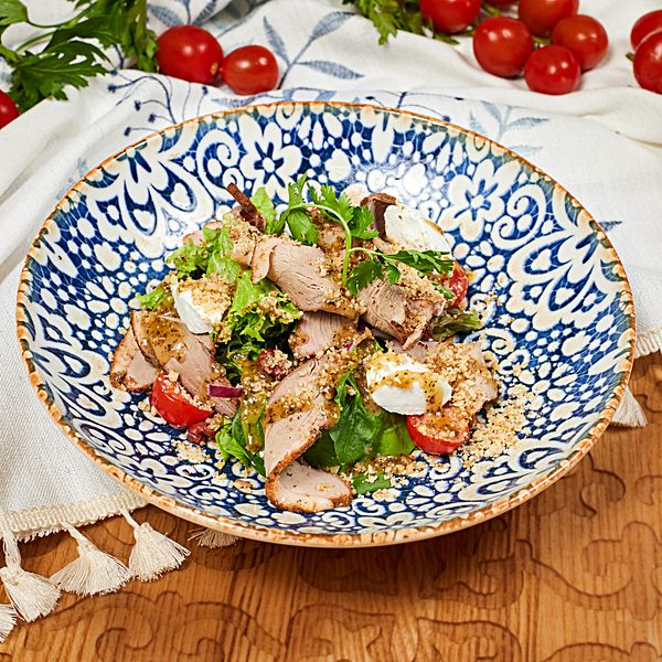 Салат с уткой и копченой вишней