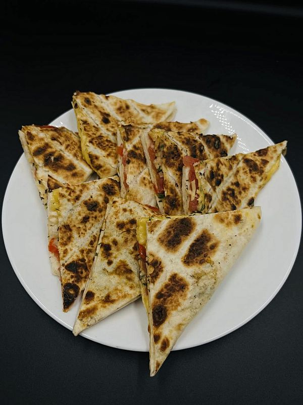 Лаваш сыр/ зелень/ помидор