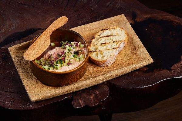 Мусс из лосося с тартаром из свежего огурца