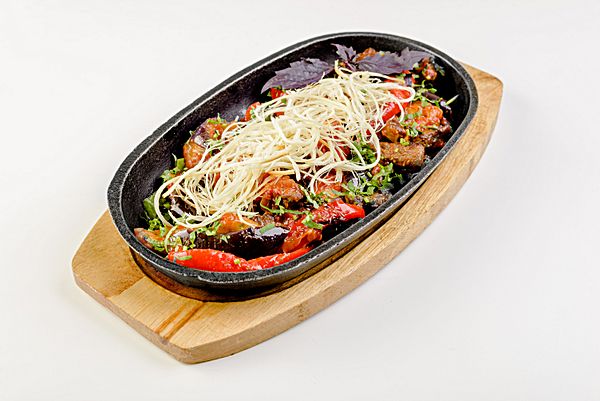 Аджапсандали с говядиной