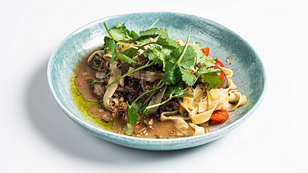 Тальятелле с бычьими хвостами и демигласом