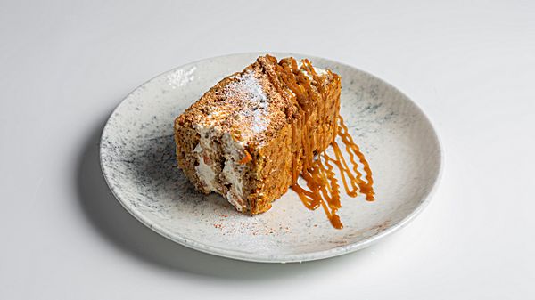 Морковный торт с соленой карамелью