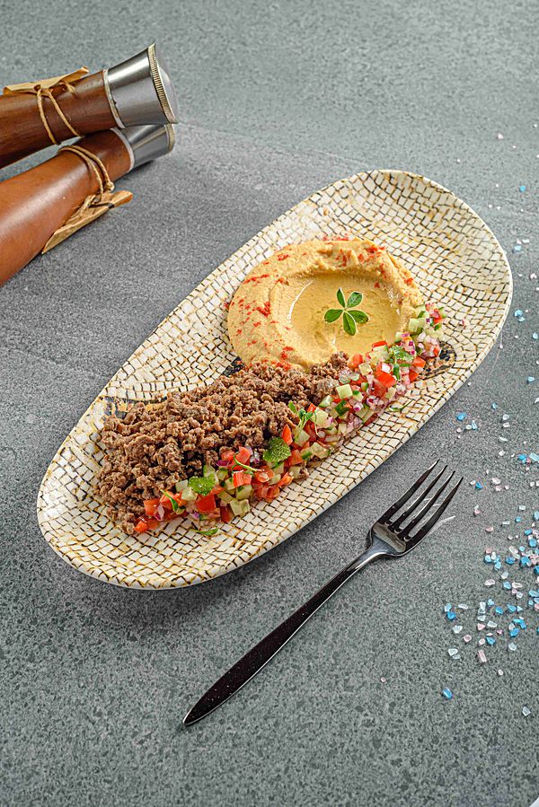 Хумус с пряным фаршем