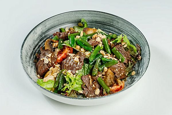 Салат с телятиной гриль