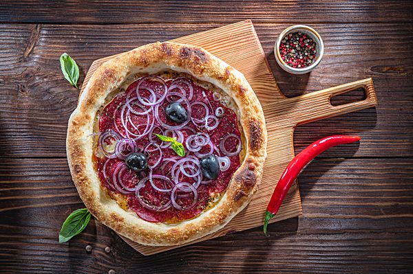 Пицца салями