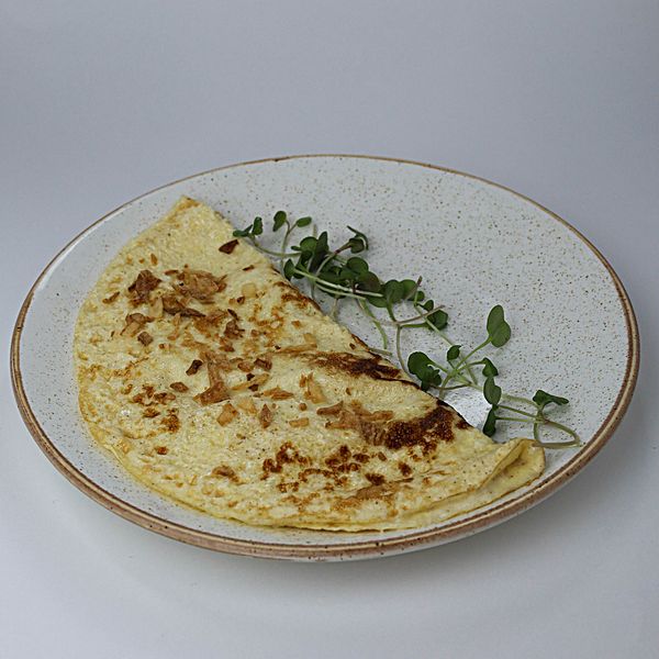 Омлет с куриным жульеном