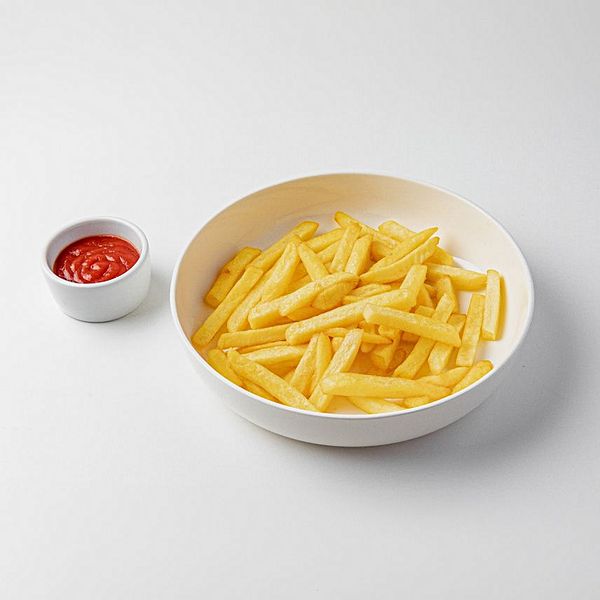 Картофель фри с кетчупом