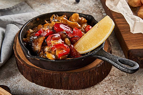 Рапаны с овощами