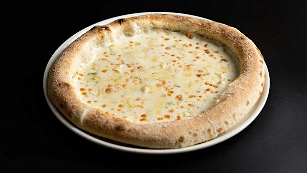 Пицца четыре сыра