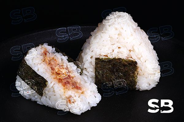 Онигири тунец