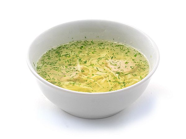 Бульон с индейкой и домашней лапшой
