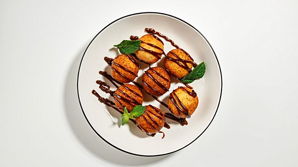 Творожные пончики с сиропом