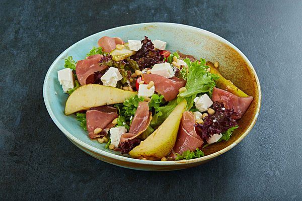 Салат с Пармской ветчиной