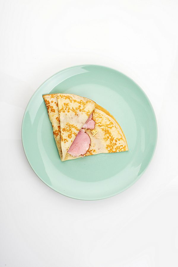 Блинчик с балыком и сыром