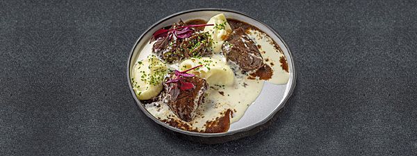 Томленые телячьи щечки