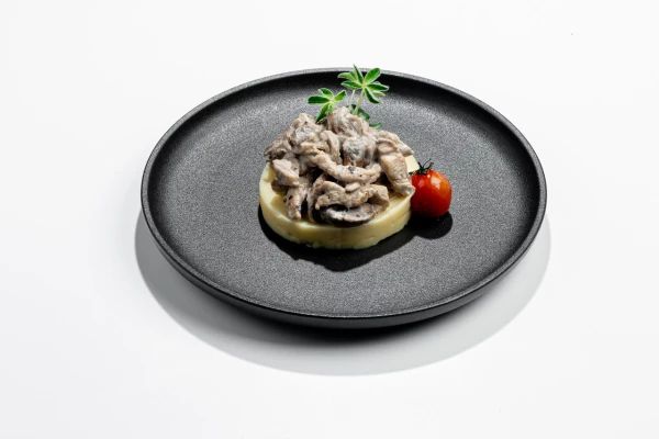 Куриное филе со сливочно-грибным соусом