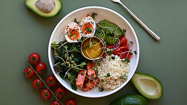 Боул с Лососем Татаки