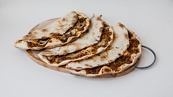 Ламаджо с мясом и сыром