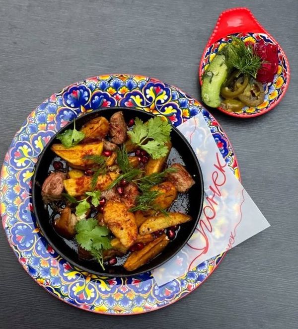 Сковородка со свининой и картофелем