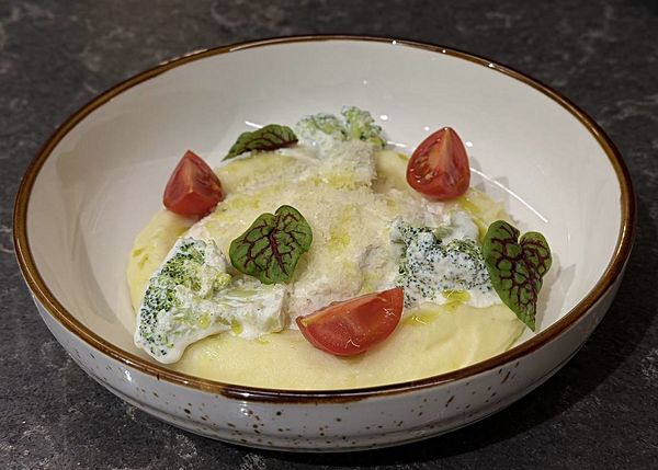 Куриное филе в сливочном соусе с брокколи