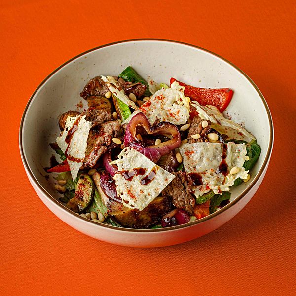 Салат с говядиной и овощами