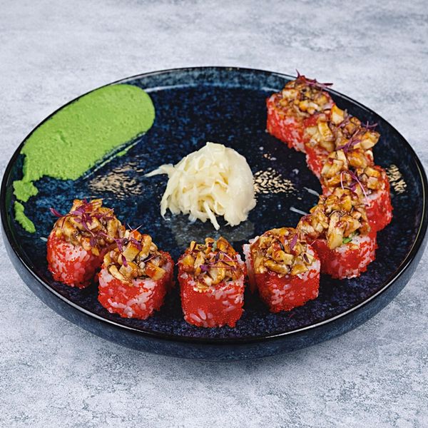 Ролл с угрем в масаго