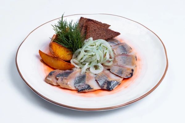 Сельдь с луком