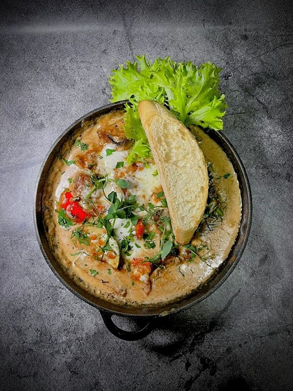 Сковорода со свининой в перечном соусе