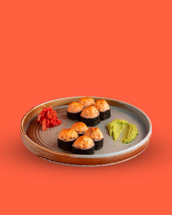 Запеченный ролл с лососем и креветкой