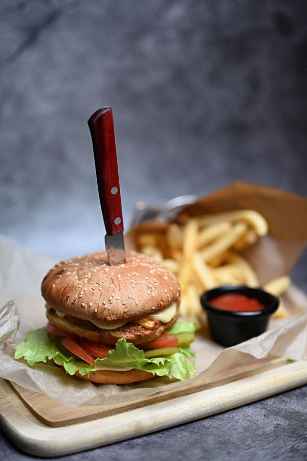 Чикен Бургер с картофель фри