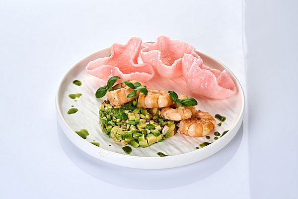 Тар тар из авокадо с креветкой