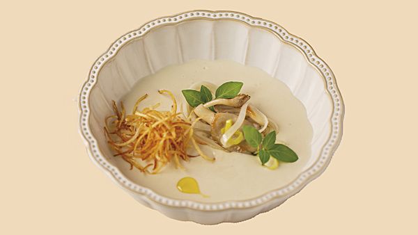 Крем суп из топинамбура и трюфельным маслом