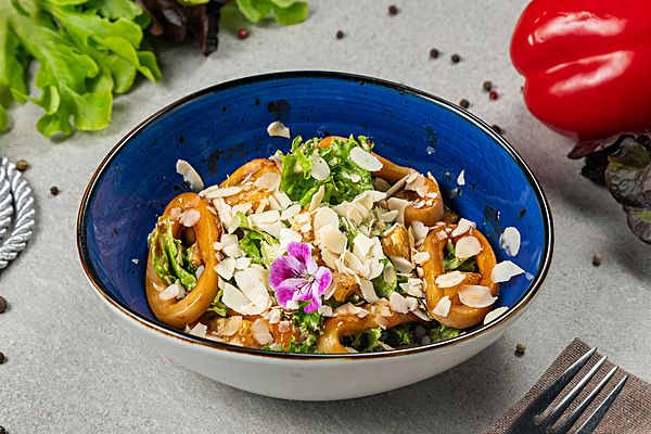 Салат с кальмаром и апельсином