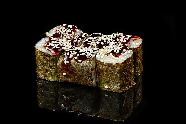 Маки ролл с угрем