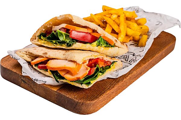 Панини с копченым цыпленком и шпинатом