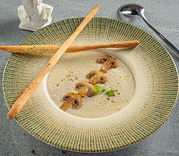 Крем-суп грибной капучино с гриссини