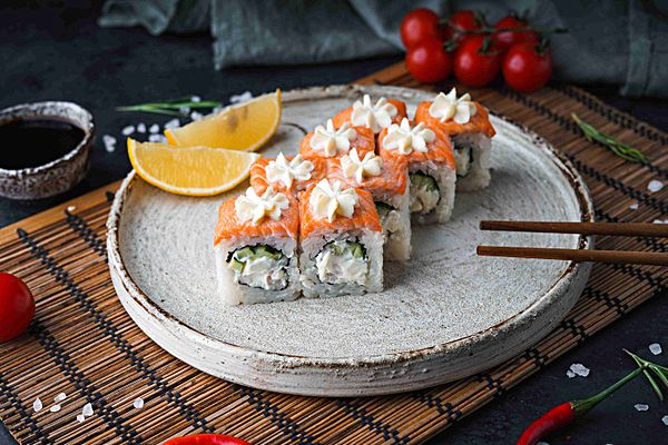 Ролл Филадельфия запеченная