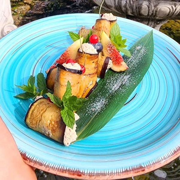 Баклажаны по-кавказки с ореховым соусом