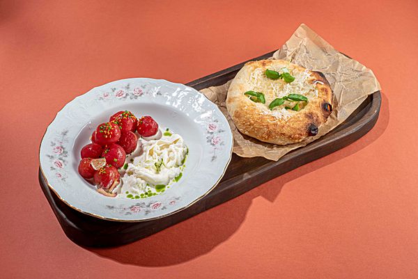 Маринованные томаты черри с сыром страчателла