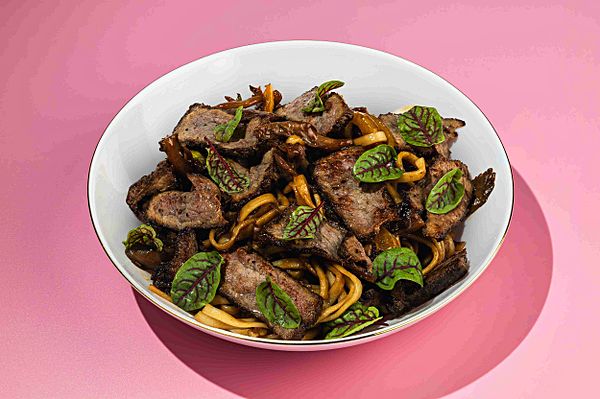 Удон с говядиной и трюфелем