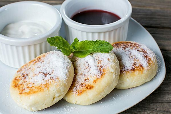 Сырники с курагой и изюмом