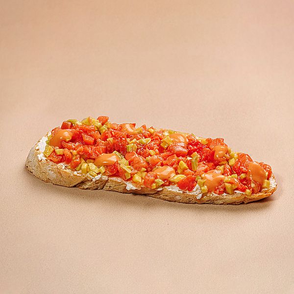 Брускетта с лососем