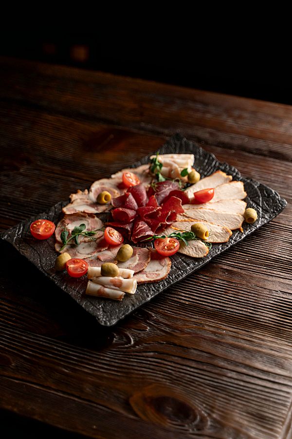 Сет мясных деликатесов