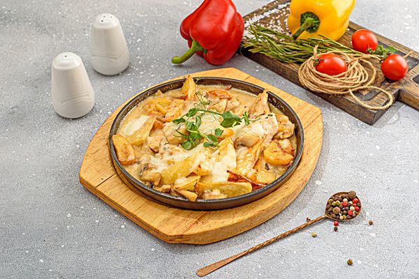 Сковородка с курицей